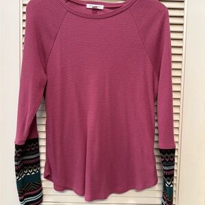 beachlunchlounge Berry Long Sleeve Top with Patterned Sleeves